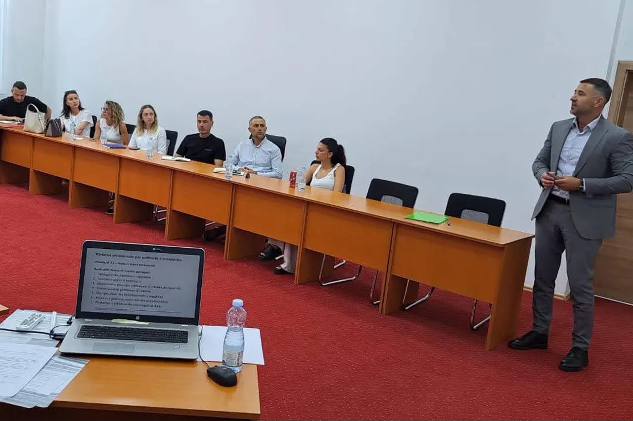 Auditori i Brendshëm i Komunës së Kamenicës vazhdon angazhimin si ligjërues në Programin Kombëtar për Certifikimin e Auditorëve të Brendshëm
