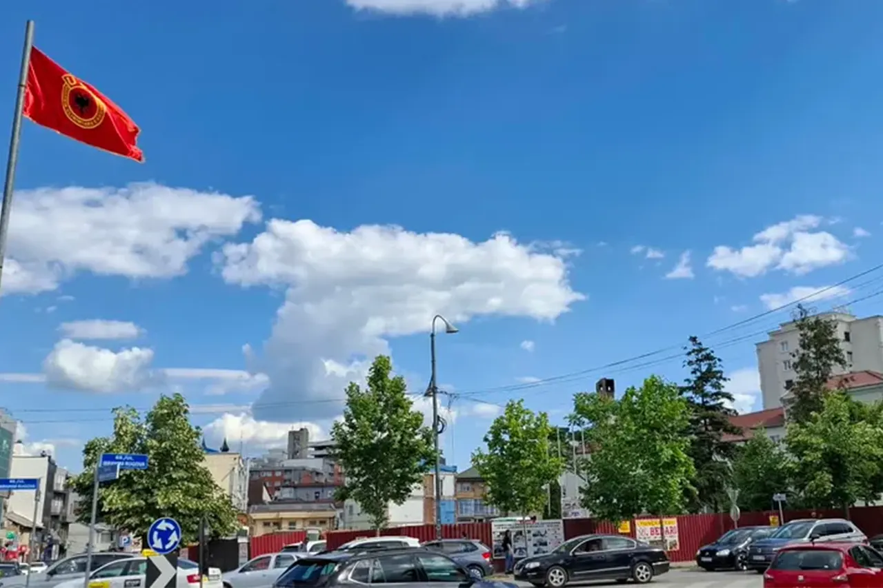 Mot me diell dhe vranësira të shpërndara