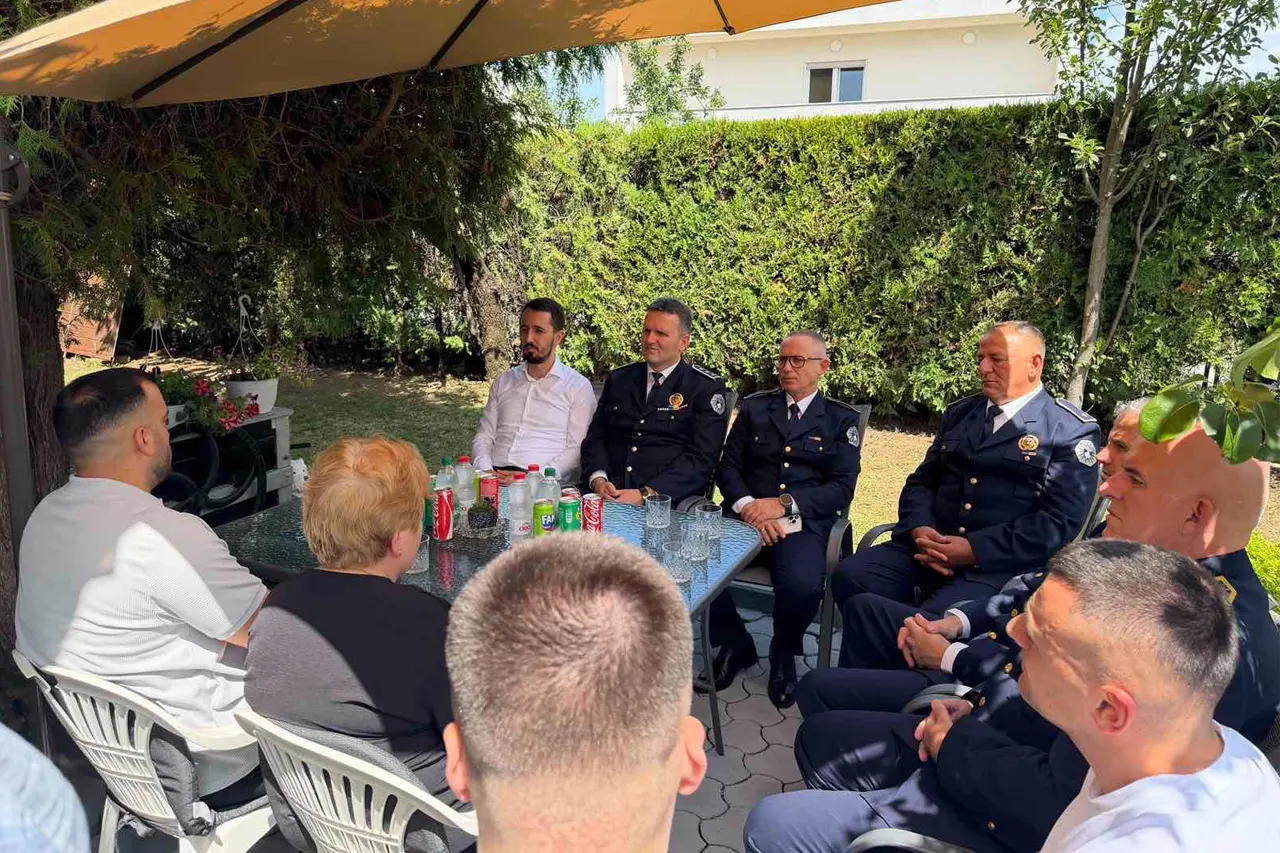 Drejtoria Rajonale e Policisë në Gjilan nderon policët e rënë në detyrë me vizitë te familjet e tyre