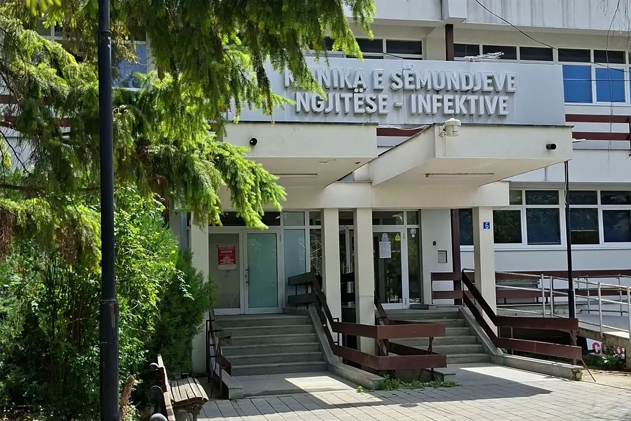 QKUK: Pacientët e hospitalizuar janë nën mbikëqyrje të vazhdueshme mjekësore dhe po marrin trajtimin e nevojshëm