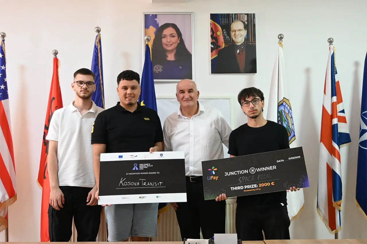 Kryetari Haliti priti në takim të riun vitias, Lorik Jashari dhe ekipin e tij si fitues të garës ndërkombëtare të inovacionit JunctionX Tirana 2026