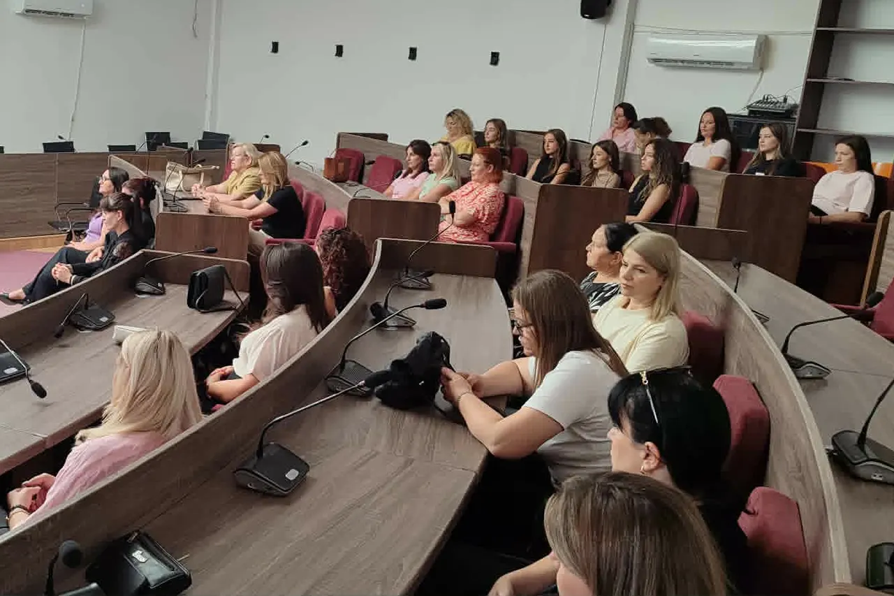 Kanë vazhduar dëgjimet buxhetore për planifikimin e buxhetit për vitin 2027 me grupet e grave