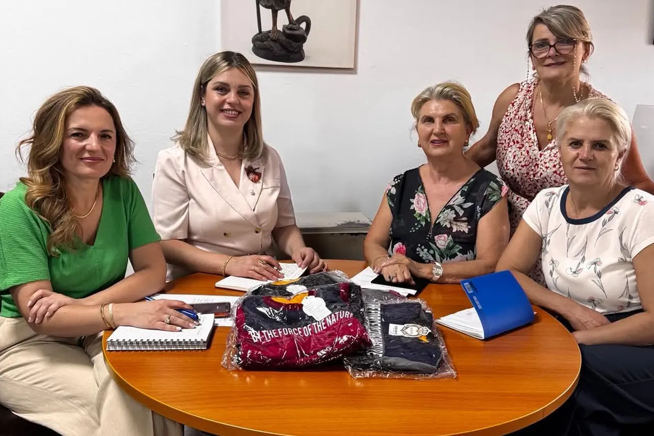 Drejtoria e Shëndetësisë dhe Mirëqenies Sociale dhuroi rreth 100 palë veshmbathje për fëmijët e strehimores