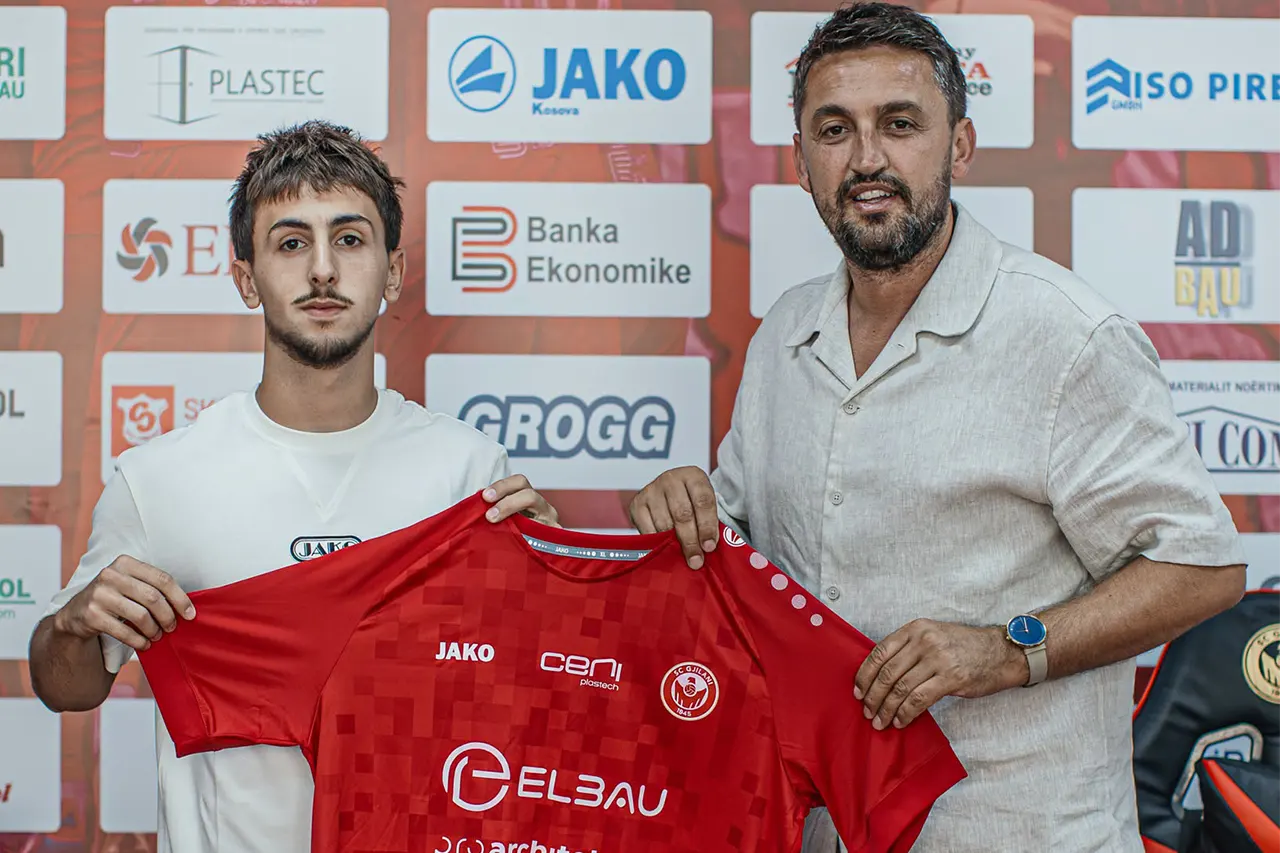 Ermal Sadiku nënshkruan kontratë profesionale me SC Gjilan
