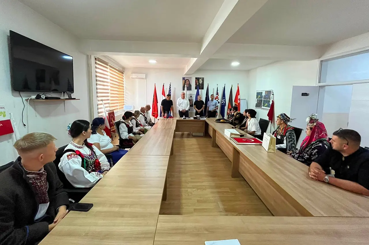 Kreu i Vitisë mirëpret delegacionet pjesëmarrëse në Festivalin Ndërkombëtar “Fest Folk Anamorava 2026”
