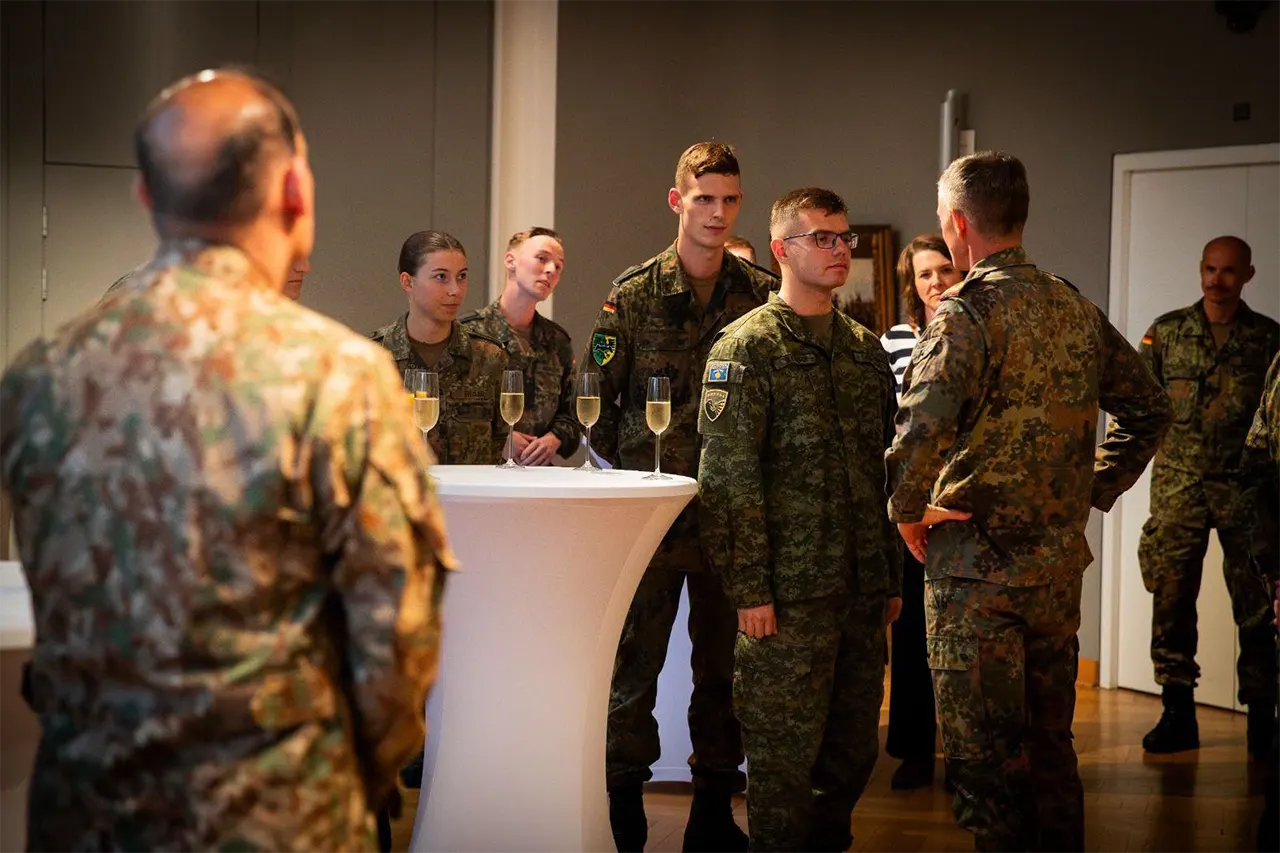 Një delegacion i kadetëve nga QSU vizitë në Dresden të Gjermanisë