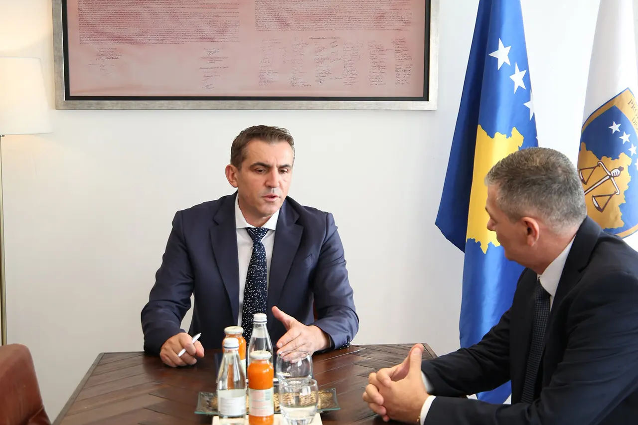 Kryeprokurori i Shtetit dhe drejtori i Akademisë së Drejtësisë diskutojnë për ngritjen e kapaciteteve profesionale të prokurorëve