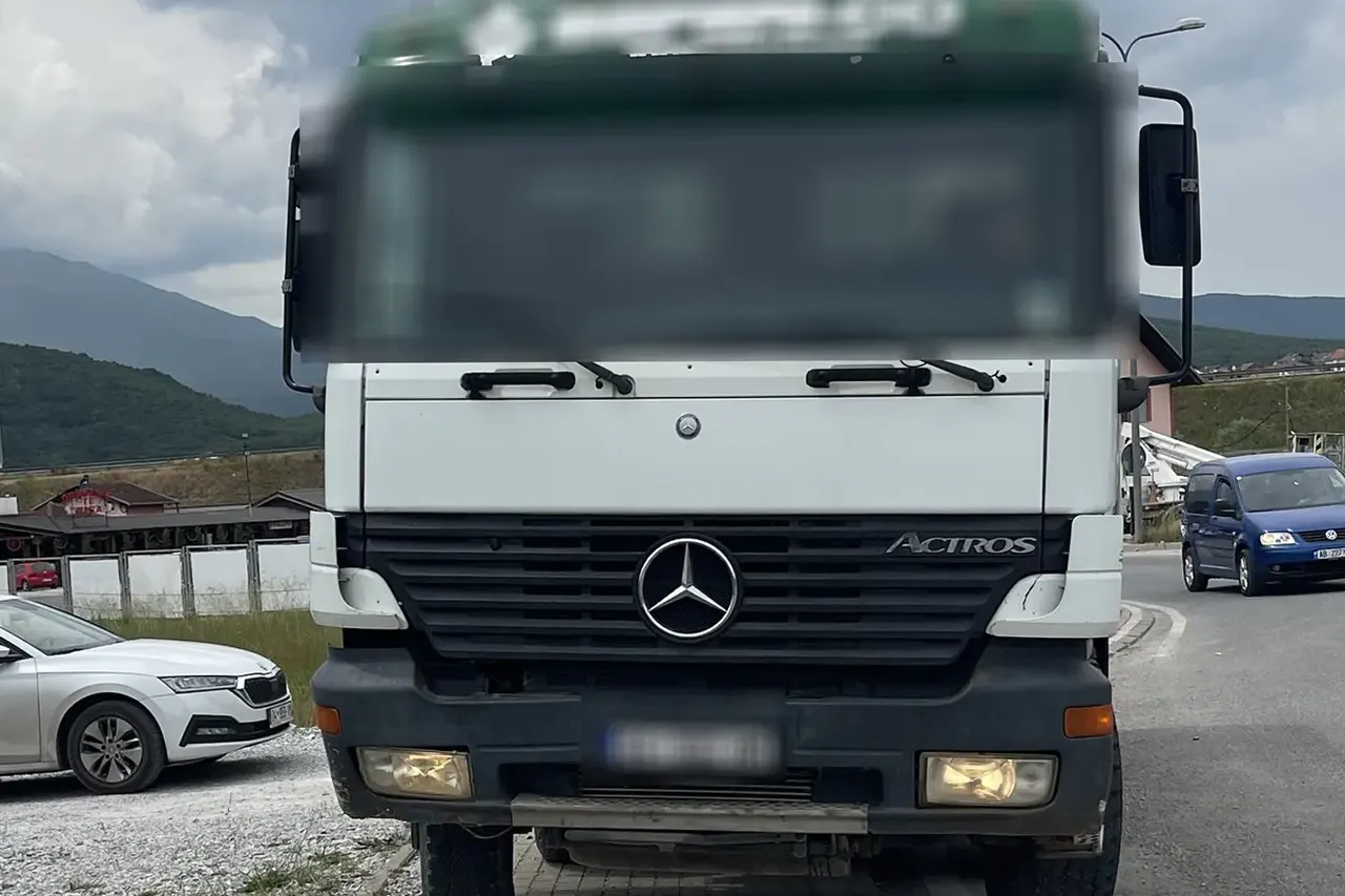Nesër do të ketë kufizime në autoudhë për automjetet e transportit të mallrave me masë totale mbi 20 tonë