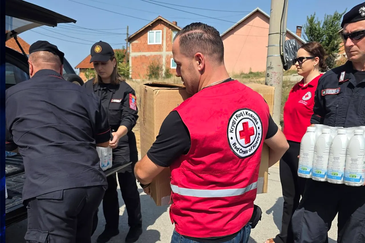 Vazhdon ndihma e Kryqit të Kuq për familjet në nevojë