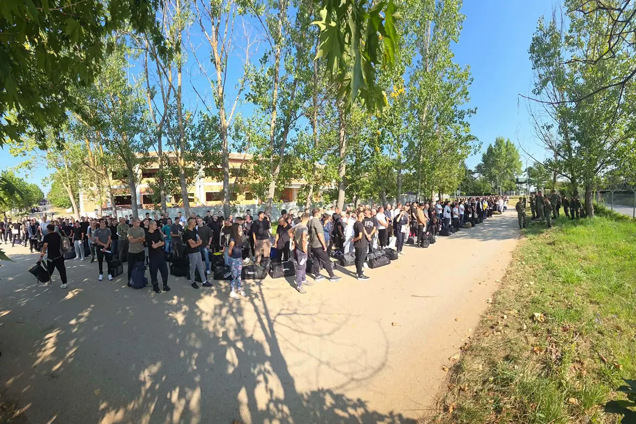Rekrutët e rinj të FSK-së filluan sot trajnimin bazë