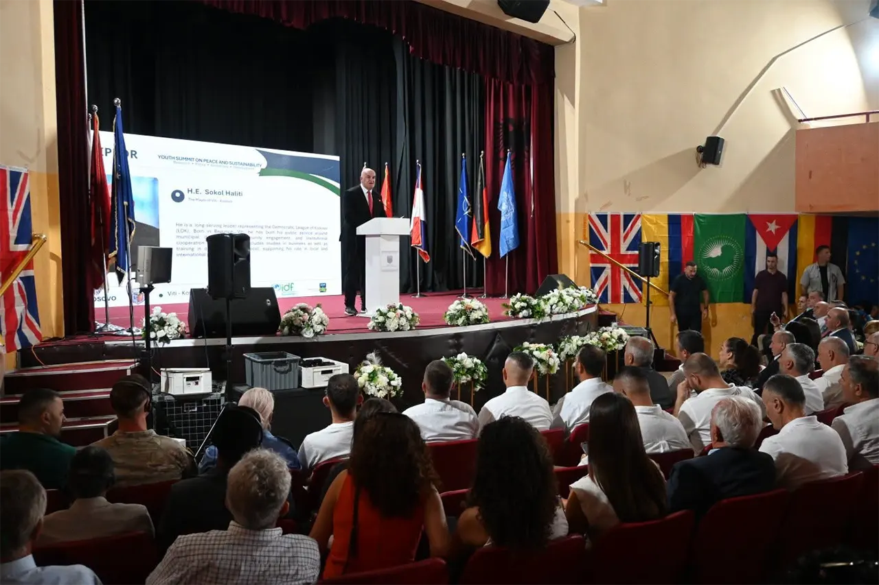 Në Viti u mbajt ceremonia kryesore e Samitit Botëror të të Rinjve