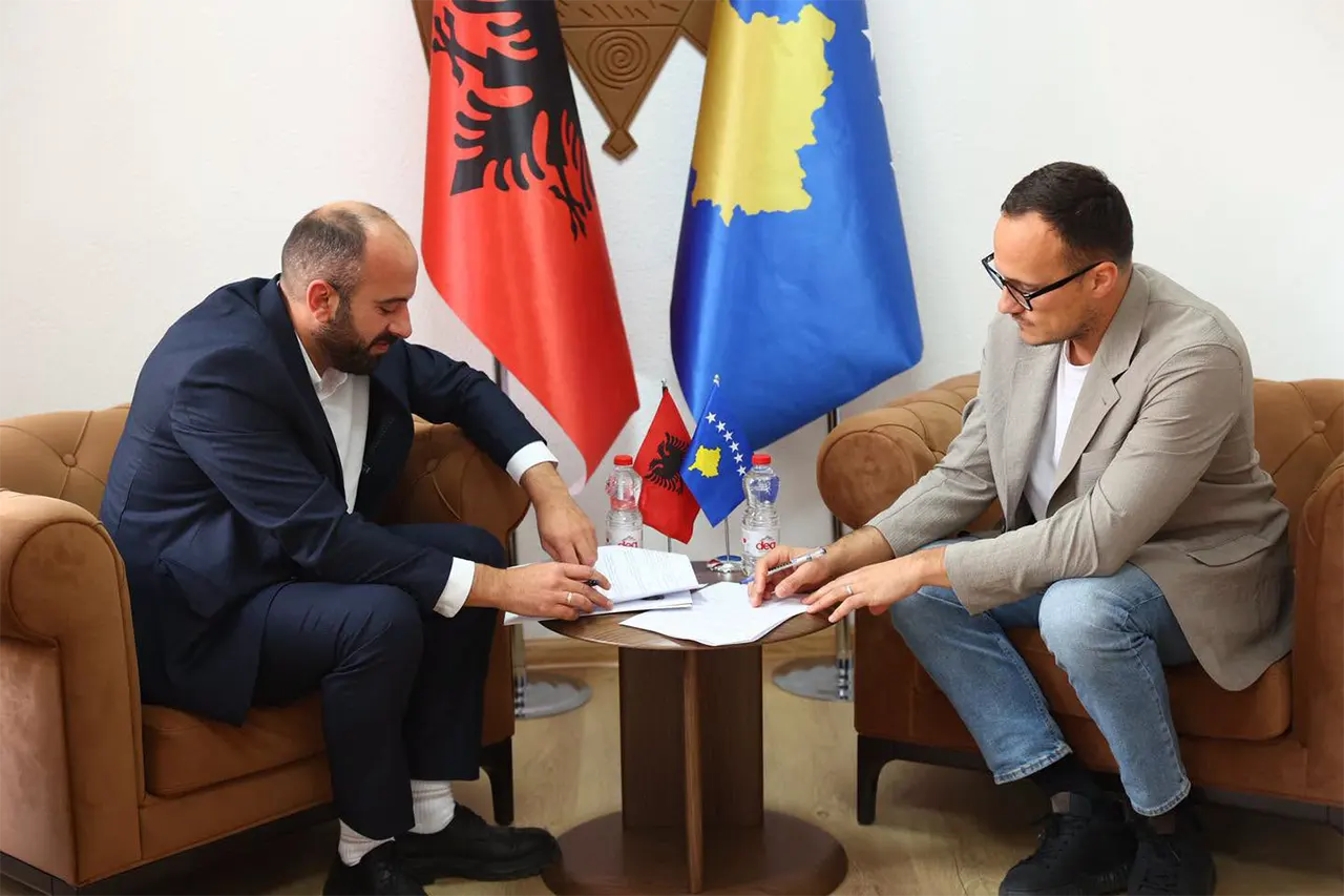 Gjilani dhuron autoambulancë dhe pajisje mjekësore për Novobërdën