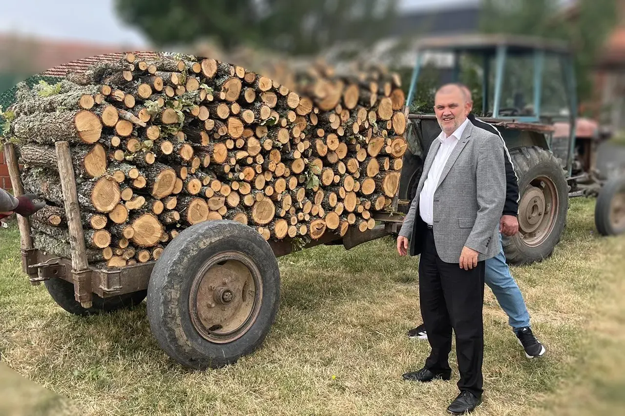 “Bereqeti” ndihmon me dru për ngrohje katër familje me jetimë
