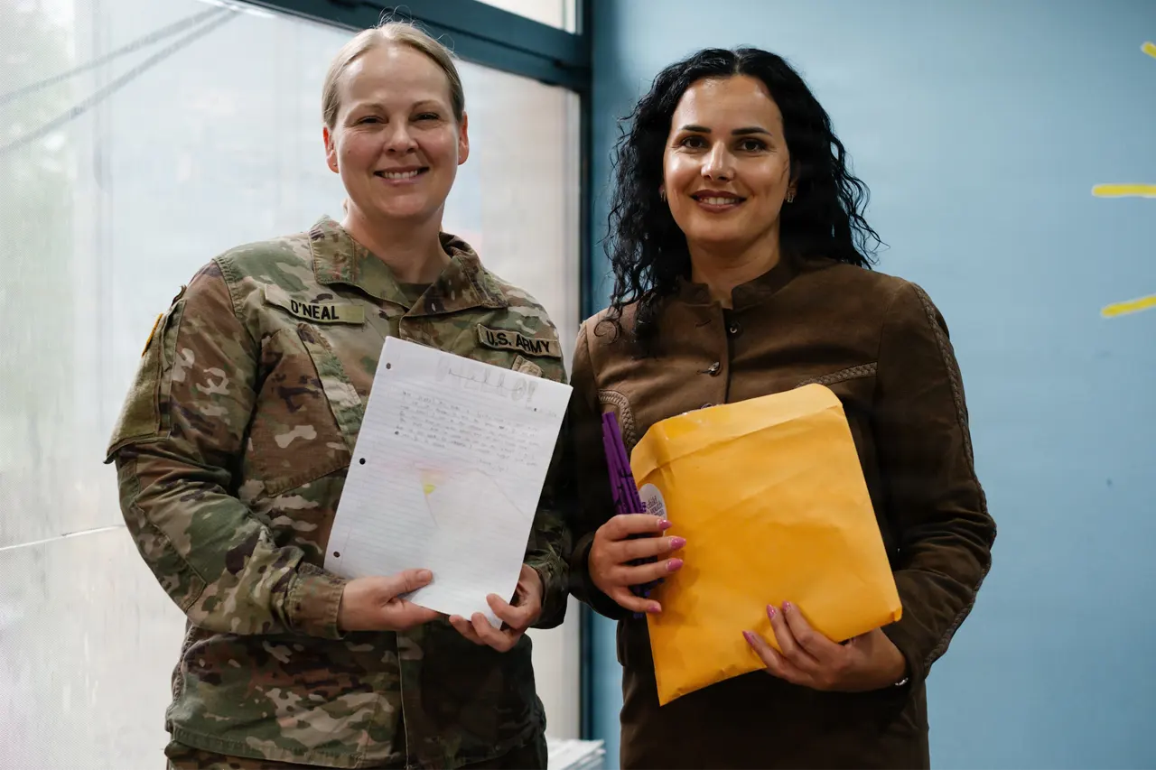 Future School në Gjilan lidh nxënësit e Kosovës me bashkëmoshatarët në Alaska përmes programit “Pen Pal”