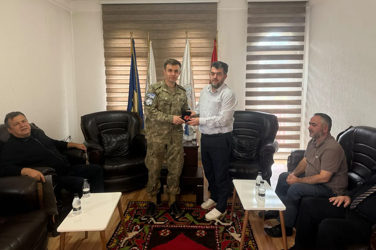 Komandanti i LMT Arslan vizitoi Këshillin e Bashkësisë Islame në Gjilan