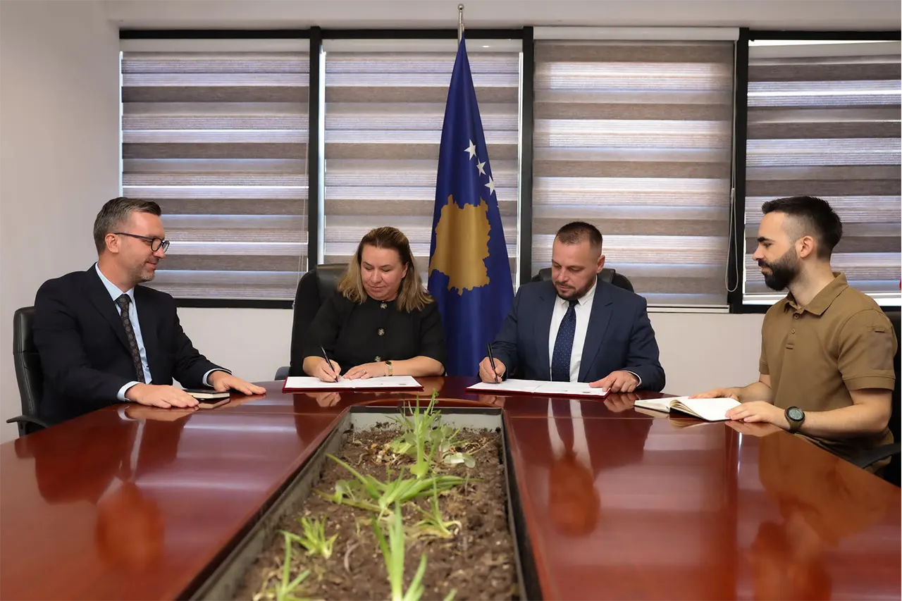 Memorandum Bashkëpunimi që do të mundësojë avancimin akademik dhe profesional të ushtarakëve të FSK-së