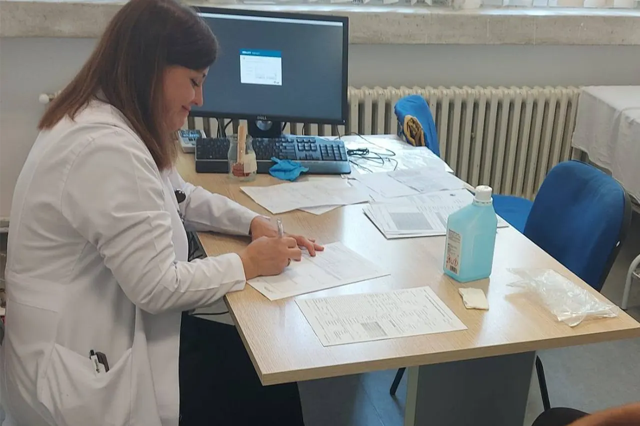 Klinika e Dermatovenerologjisë në QKUK ofron shërbime të specializuara diagnostike dhe terapeutike