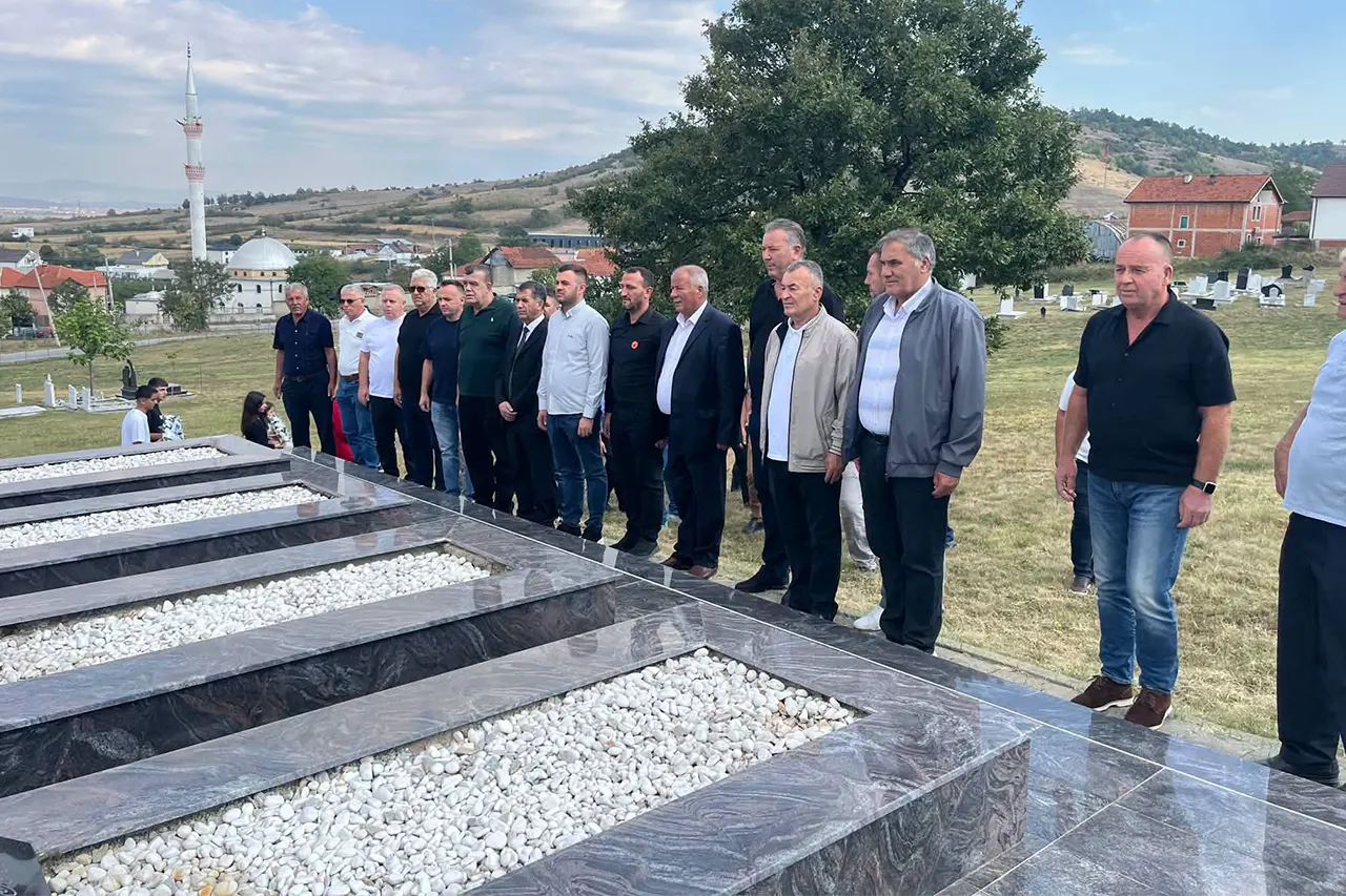 Në Skifteraj u përkujtuan katër nxënësit martirë të rënë nga minat në vitin 1999