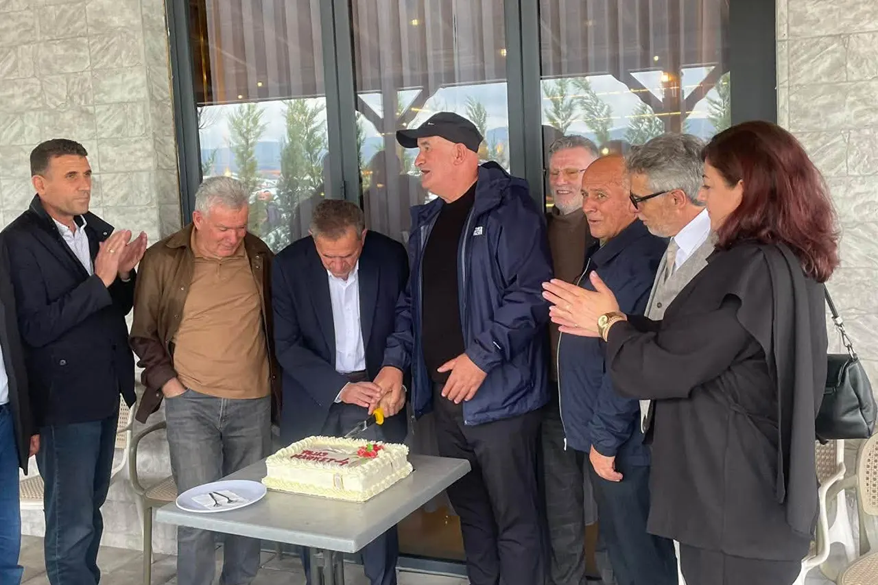 Kryetari Haliti mori pjesë në hapjen e “Plus Market” në Drobesh