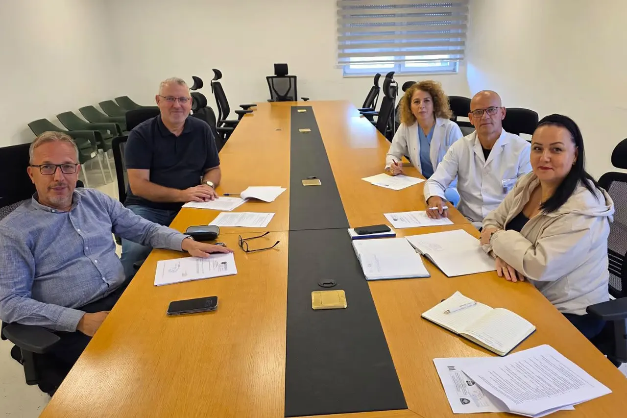 U diskutuan masat për përdorimin racional dhe të sigurt të antibiotikëve, monitorimin e përshkrimit të tyre…