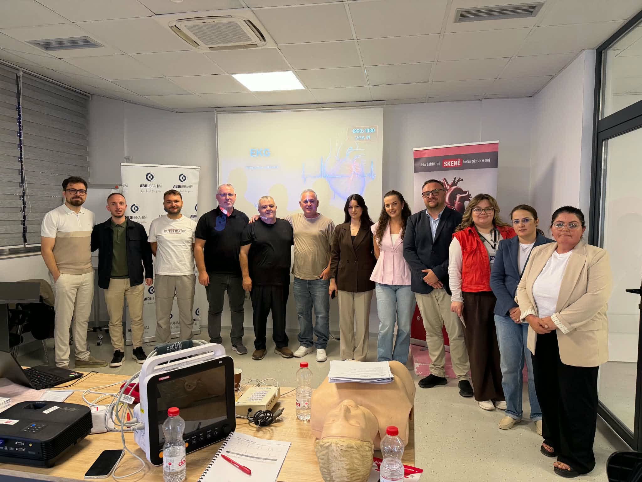 Në QKMF-në e Gjilanit ka filluar kursi profesional për interpretimin e EKG-së dhe përdorimin praktik të defibrilatorit