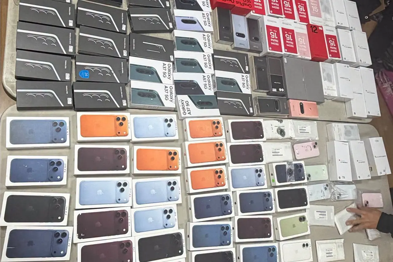 Dogana e Kosovës zbulon 116 telefona mobilë të kontrabanduar gjatë një operacioni kontrolli