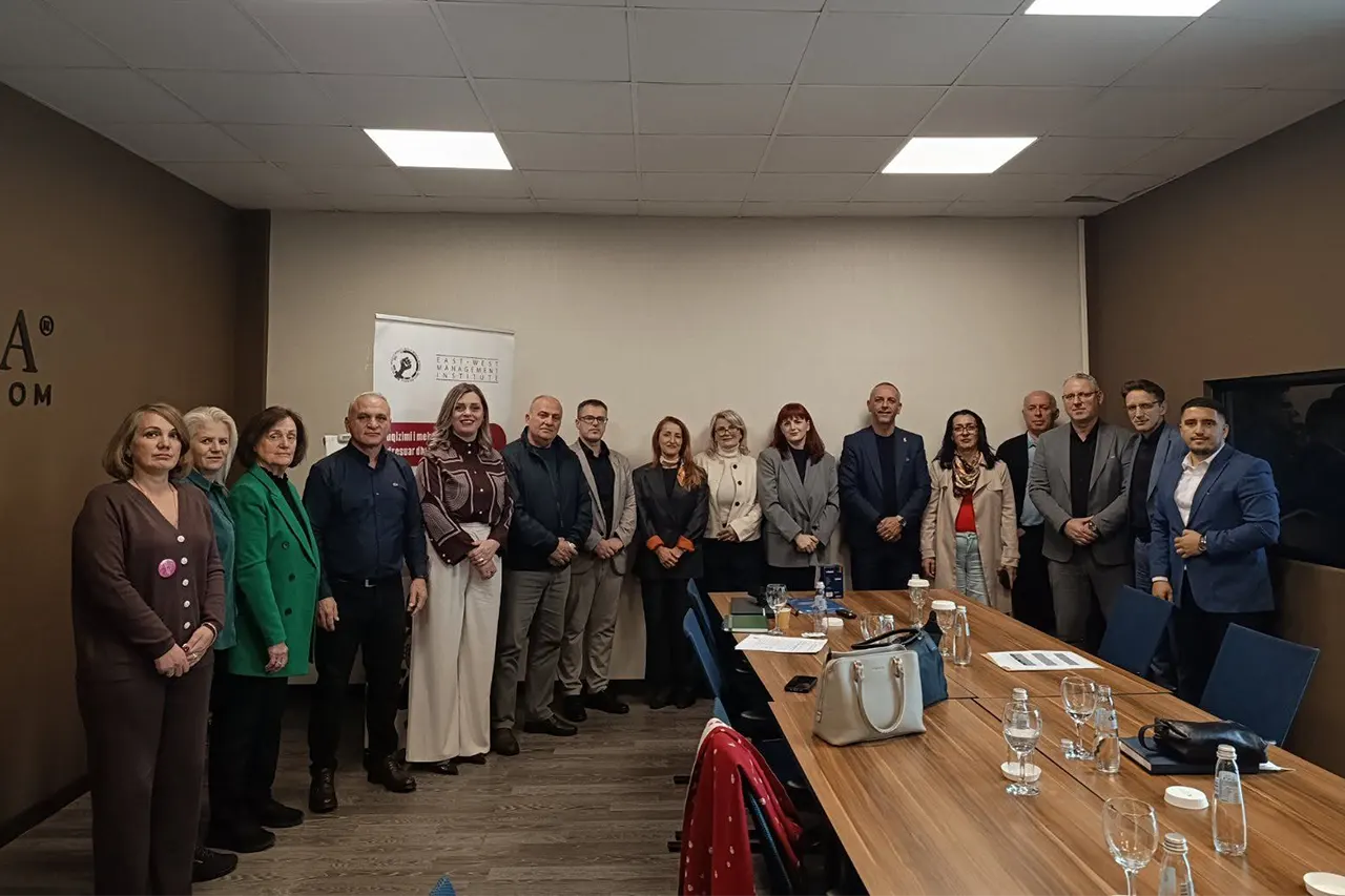 Komuna e Gjilanit dhe Rrjeti i Grave të Kosovës bashkojnë përpjekjet për fuqizimin e mekanizmit koordinues kundër dhunës në familje