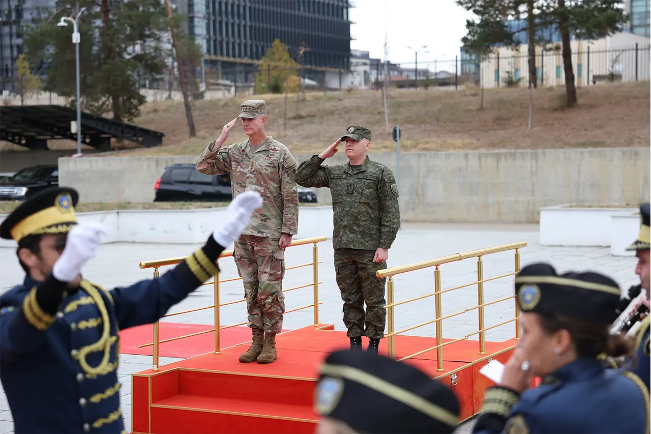 Komandanti Suprem i Forcave Aleate në Evropë (SACEUR) viziton Ministrinë e Mbrojtjes dhe FSK-në