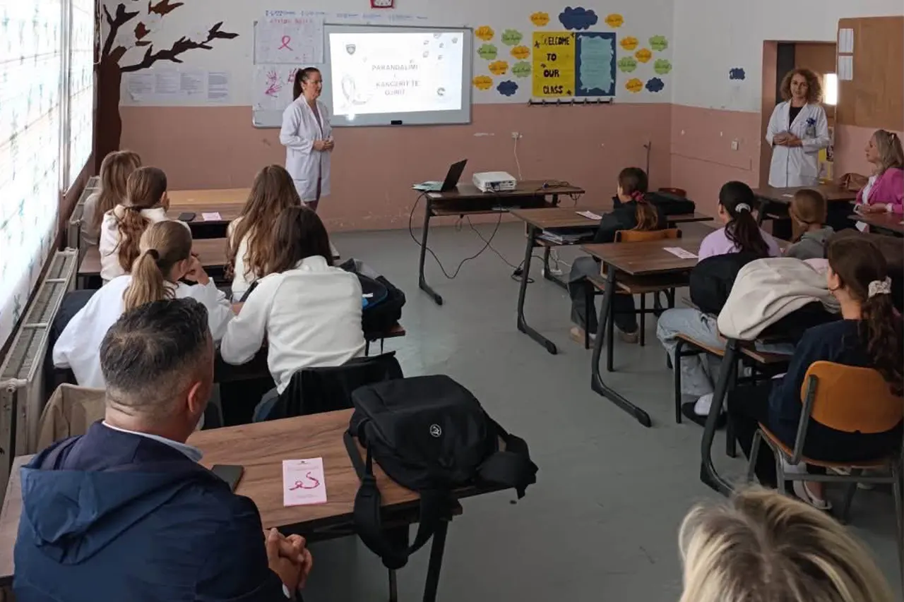 Ligjëratë edukative dhe ndërgjegjësuese për parandalimin dhe zbulimin e hershëm të kancerit të gjirit