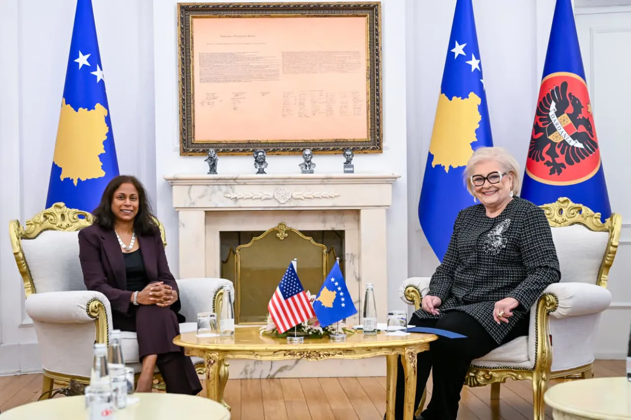 Presidentja Shiroka Pula priti në takim të ngarkuarën me punë në Ambasadën e SHBA-së, Anu Prattipati