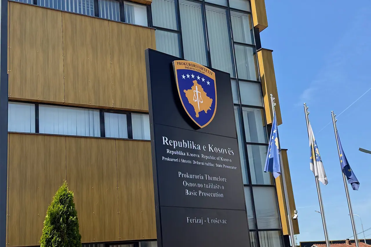 Ndalohet i dyshuari lidhur me rastin e sulmit të ekipit të “Klan Kosova” në Ferizaj