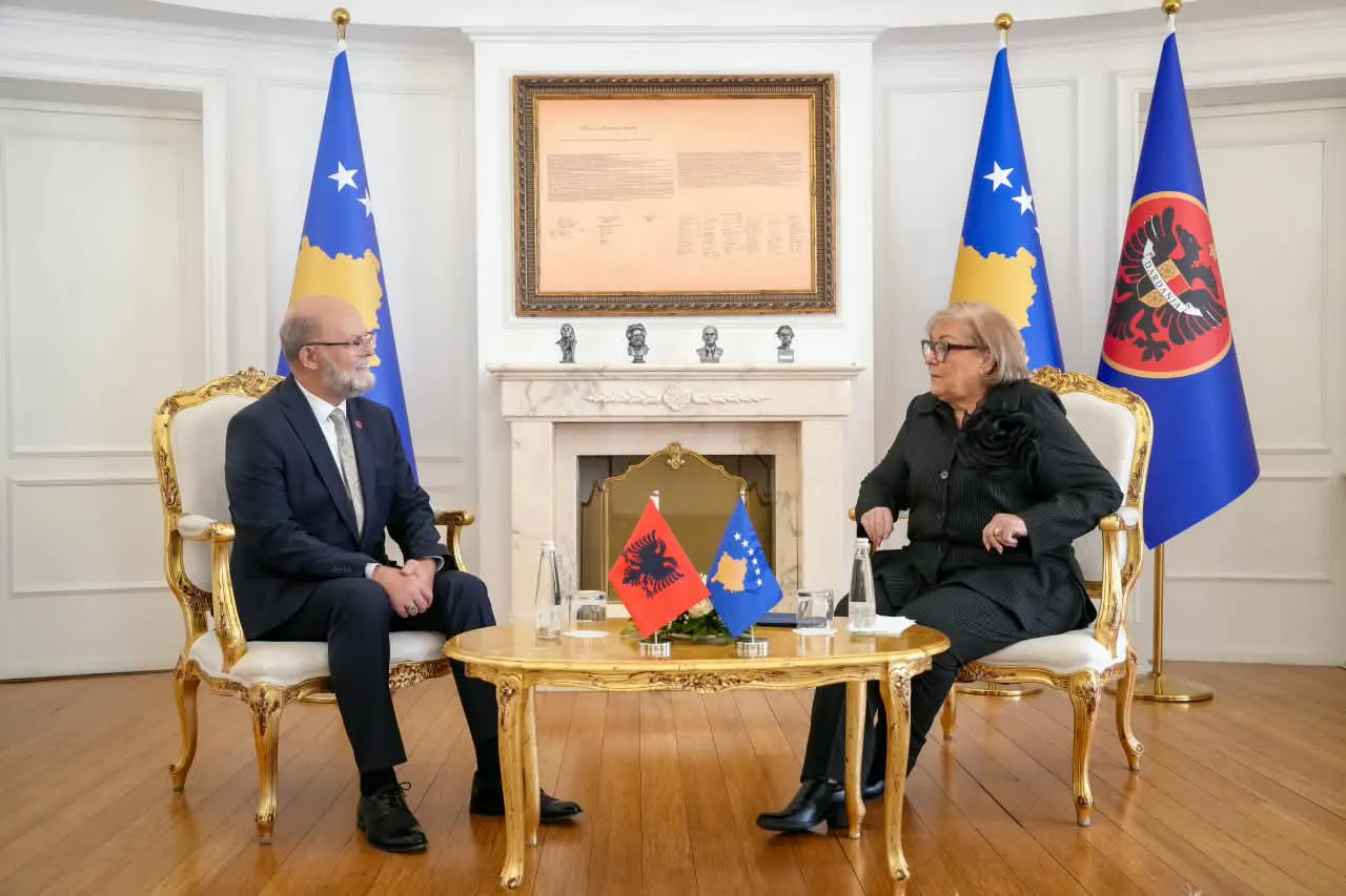 Presidentja Shiroka Pula, priti në takim ambasadorin e Republikës së Shqipërisë, Petrit Malaj